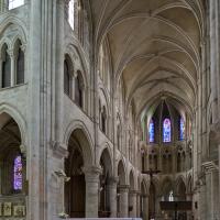 Cathédrale Saint-Pierre de Lisieux - Interior, crossing looking into chevet