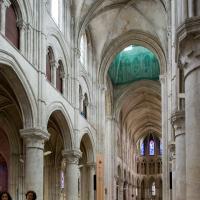 Cathédrale Saint-Pierre de Lisieux - Interior, north nave elevation looking east