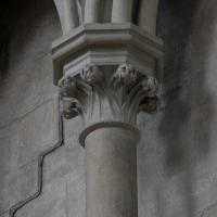 Cathédrale Saint-Pierre de Lisieux - Interior, chevet, south gallery, arcade, shaft capital