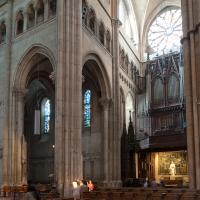 Cathédrale Saint-Jean-Baptiste de Lyon - Interior, south transept from crossing