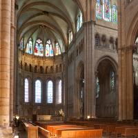 Cathédrale Saint-Jean-Baptiste de Lyon - Interior, chevet and crossing and south transept from nave