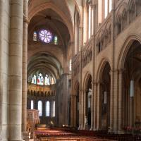 Cathédrale Saint-Jean-Baptiste de Lyon - Interior, south nave elevation looking east