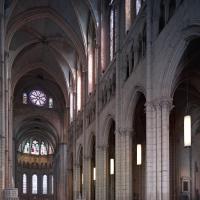 Cathédrale Saint-Jean-Baptiste de Lyon - Interior, south nave elevation looking southeast