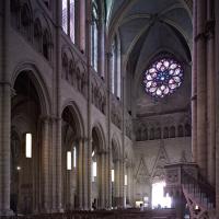 Cathédrale Saint-Jean-Baptiste de Lyon - Interior, south nave elevation looking southwest from crossing