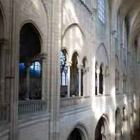 Collégiale Notre-Dame de Mantes-la-Jolie - Interior, south nave elevation from gallery