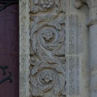 Collégiale Notre-Dame de Mantes-la-Jolie - Exterior, western frontispiece, center portal, south door jamb, detail