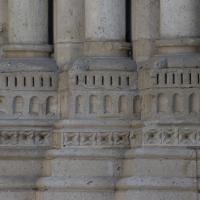 Collégiale Notre-Dame de Mantes-la-Jolie - Exterior, western frontispiece, north portal, south jambs, bases