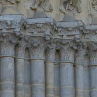 Collégiale Notre-Dame de Mantes-la-Jolie - Exterior, western frontispiece, center portal, north jambs, capitals