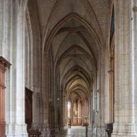 Cathédrale Sainte-Croix d'Orléans - Interior, south ambulatory aisle looking east from south transept