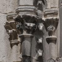 Cathédrale Notre-Dame de Paris - Exterior, chevet, north clerestory, buttress upright, shaft capital