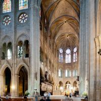 Cathédrale Notre-Dame de Paris - Interior, crossing space looking northeast into north transept and chevet