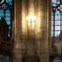 Cathédrale Notre-Dame de Paris - Interior, outer ambulatory, division between chapels