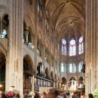 Cathédrale Notre-Dame de Paris - Interior, chevet and crossing space looking northeast 