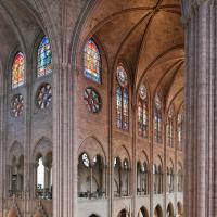 Cathédrale Notre-Dame de Paris - Interior, chevet and crossing space, gallery level looking northeast 