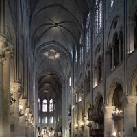 Cathédrale Notre-Dame de Paris - Interior, nave looking southeast