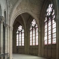 Cathédrale Notre-Dame de Paris - Interior, chevet, ambulatory, southeast gallery 