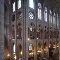 Cathédrale Notre-Dame de Paris - Interior, crossing space, gallery level, looking southwest into nave