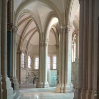 Église Saint-Martin-des-Champs - Interior, southeast ambulatory looking northeast towards axial chapel