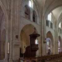 Église Saint-Pierre-de-Montmartre - Interior, south nave elevation looking southwest