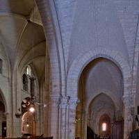 Église Saint-Pierre-de-Montmartre - Interior, north nave aisle looking west