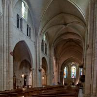 Église Saint-Pierre-de-Montmartre - Interior, nave looking northeast
