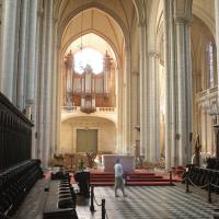 Cathédrale Saint-Pierre de Poitiers - Interior, chevet, choir looking west into nave