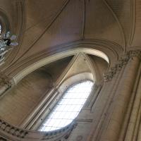 Cathédrale Saint-Pierre de Poitiers - Interior, chevet, east end, northern lateral chapel