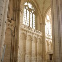Cathédrale Saint-Pierre de Poitiers - Interior, nave, south aisle looking southwest