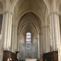 Cathédrale Saint-Pierre de Poitiers - Interior, crossing looking east