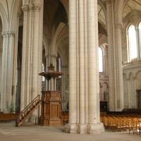 Cathédrale Saint-Pierre de Poitiers - Interior, nave, north aisle looking southeast