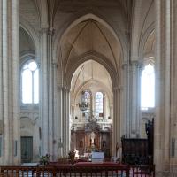 Cathédrale Saint-Pierre de Poitiers - Interior, north transept and crossing from south transept
