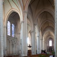 Cathédrale Saint-Pierre de Poitiers - Interior, nave looking northeast