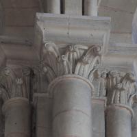 Cathédrale Saint-Pierre de Poitiers - Interior, north transept, north wall, window shaft capitals