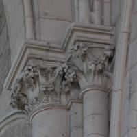 Cathédrale Saint-Pierre de Poitiers - Interior, nave, south arcade, vaulting shaft capitals