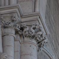 Cathédrale Saint-Pierre de Poitiers - Interior, nave, north arcade, vaulting shaft capitals