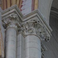 Cathédrale Saint-Pierre de Poitiers - Interior, nave, north arcade, vaulting shaft capitals