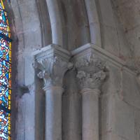 Cathédrale Saint-Pierre de Poitiers - Interior, nave, north aisle, window shaft capitals