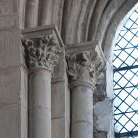 Cathédrale Saint-Pierre de Poitiers - Interior, nave, south aisle, window shaft capitals