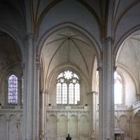 Cathédrale Saint-Pierre de Poitiers - Interior, nave looking south from north aisle