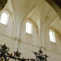 Église Notre-Dame de Pontigny - Interior, nave clerestory