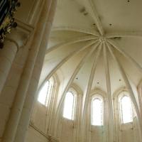 Église Notre-Dame de Pontigny - Interior, chevet vaults looking east