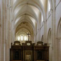 Église Notre-Dame de Pontigny - Interior, nave and choir screen