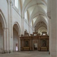 Église Notre-Dame de Pontigny - Interior, nave looking east to choir screen