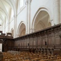 Église Notre-Dame de Pontigny - Interior, chevet with choir stalls looking northwest