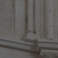 Église Notre-Dame de Pontigny - Interior, chevet, hemicycle, clerestory, window shaft base