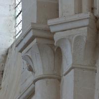 Église Notre-Dame de Pontigny - Interior, nave, south clerestory, vaulting shaft capitals