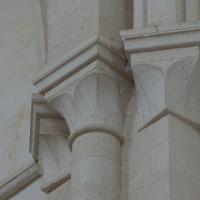 Église Notre-Dame de Pontigny - Interior, nave, south clerestory, vaulting shaft capitals