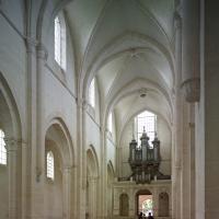 Église Notre-Dame de Pontigny - Interior, north nave looking southwest