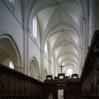 Église Notre-Dame de Pontigny - Interior, chevet looking southwest, choir stalls