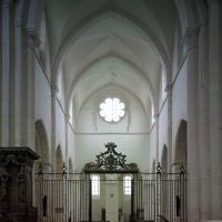 Église Notre-Dame de Pontigny - Interior, north transept seen from crossing